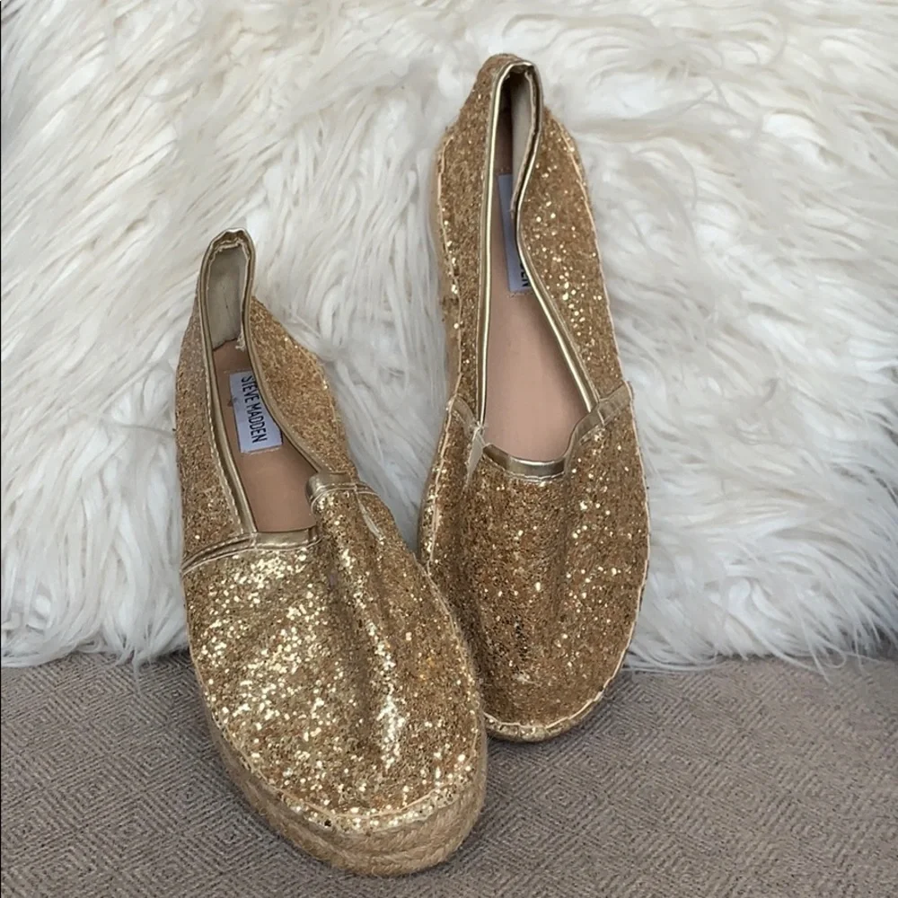 Steve Madden “Lunah” Espadrille Flats‎